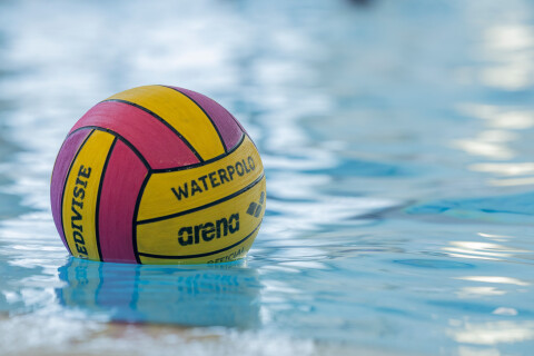 Bal op water in zwemcentrum Dordrecht bij RTC-HD training